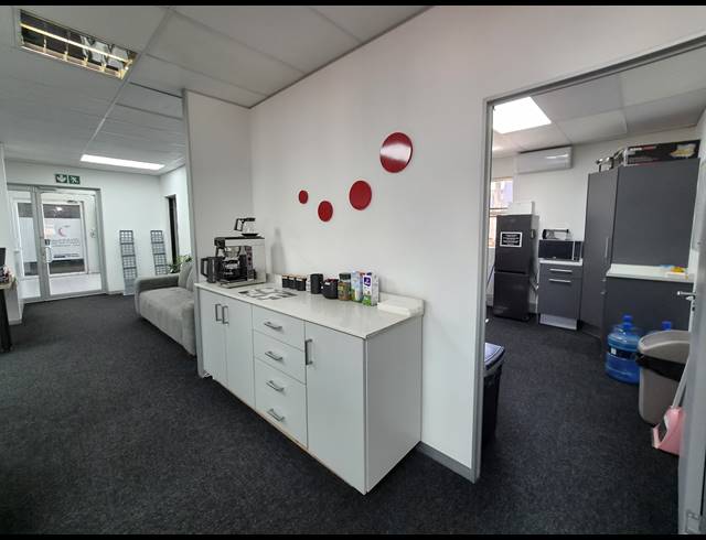 334M² OFFICE TO LET IN HALFWAY GARDENS
